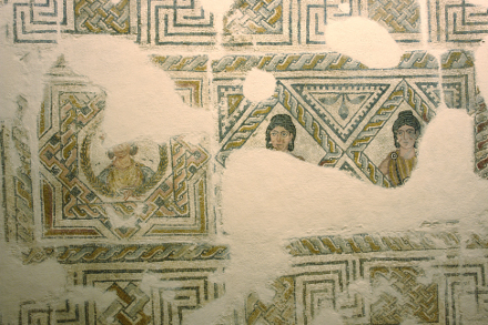 mosaico tres mujeres
